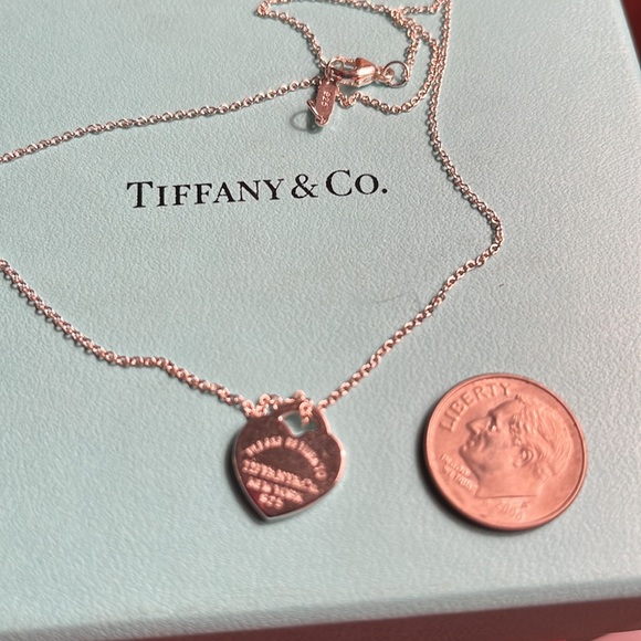 Tiffany & Co 16” 925 sterling silver and mini Return to Tiffany ❤️charm Delicate